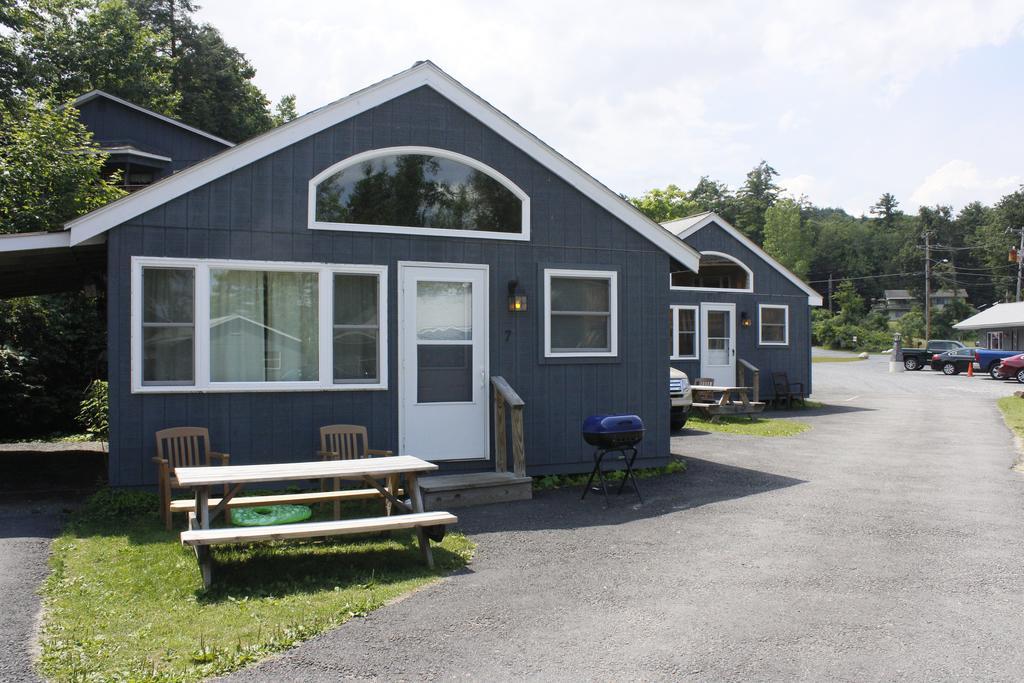 Blue Lagoon Resort Lac George Extérieur photo