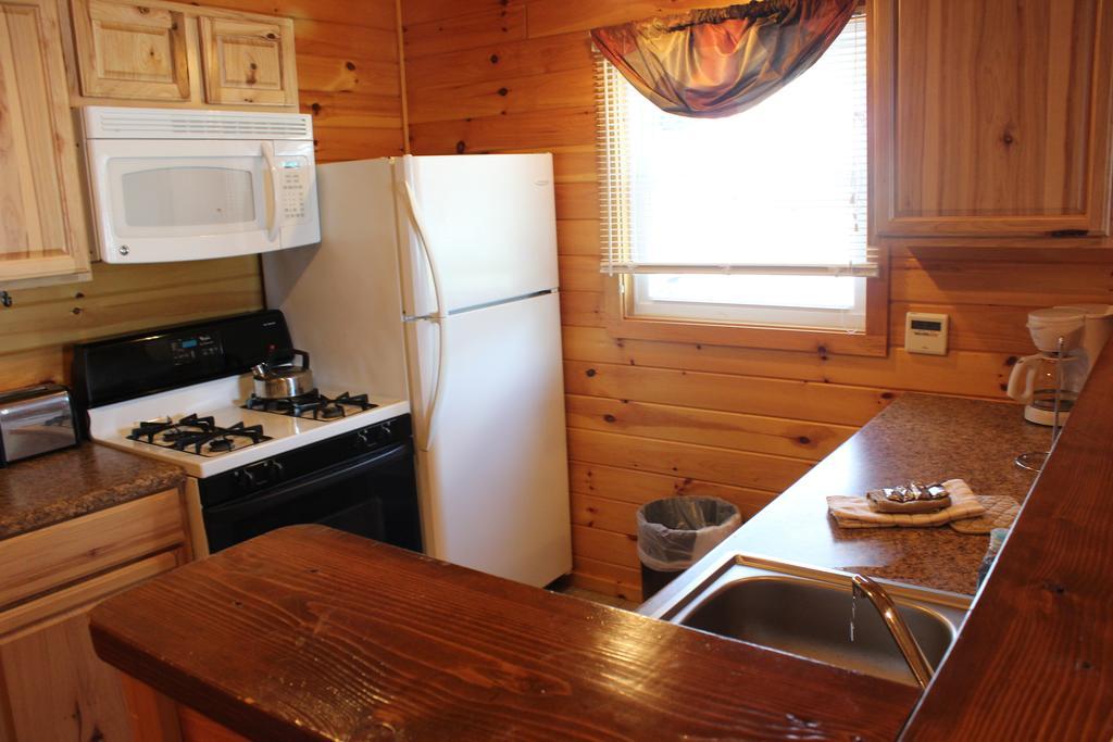 Blue Lagoon Resort Lac George Extérieur photo